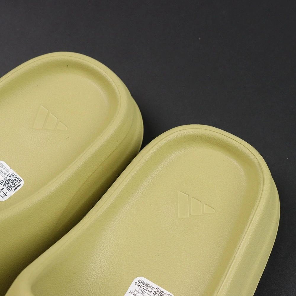 Yeezy Slides ‘Resin’ 2022 - image 6