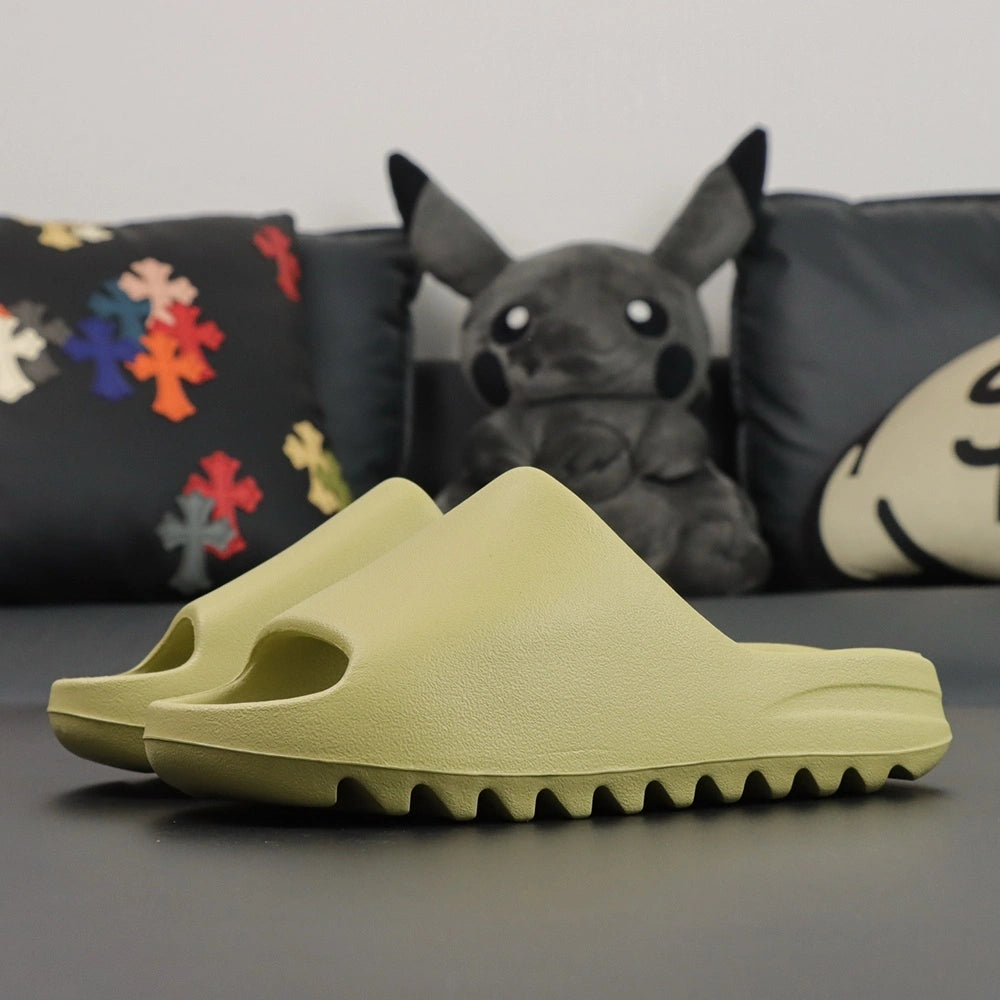 Yeezy Slides ‘Resin’ 2022 - image 8