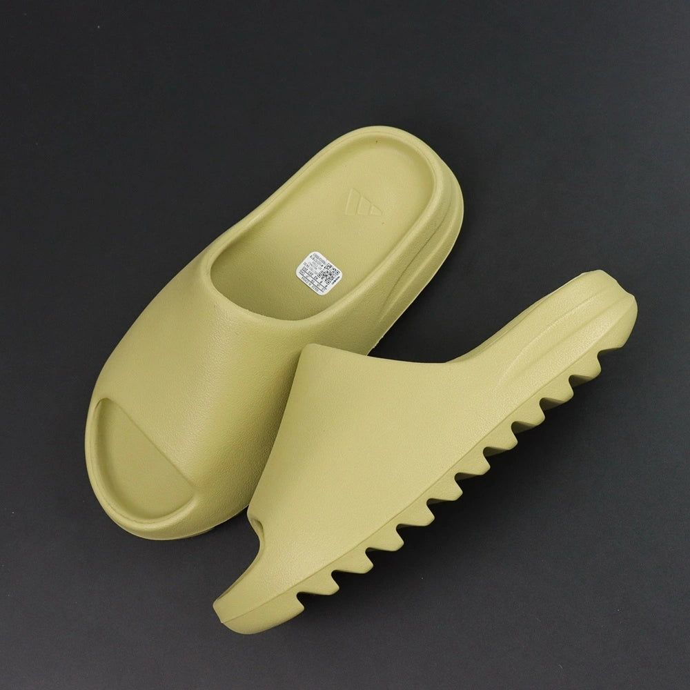 Yeezy Slides ‘Resin’ 2022 - image 9