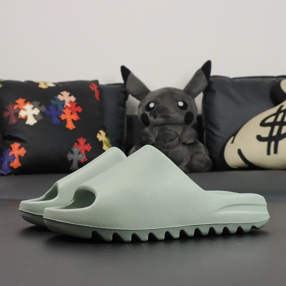 Yeezy Slides ‘Salt’ - image 7