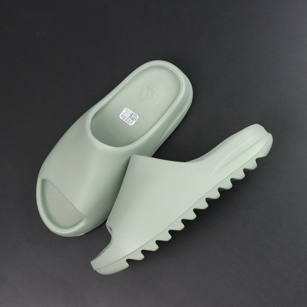 Yeezy Slides ‘Salt’ - image 8
