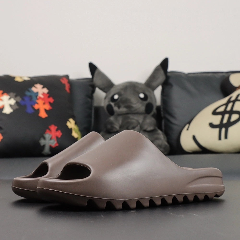 Yeezy Slides ‘Soot’ - image 5