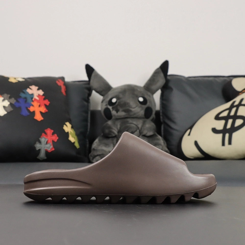 Yeezy Slides ‘Soot’ - image 6