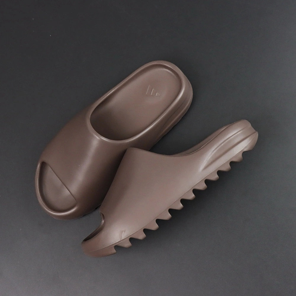 Yeezy Slides ‘Soot’ - image 10