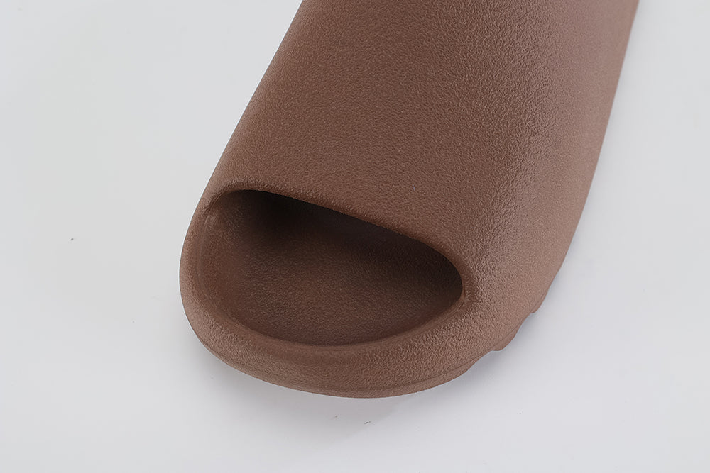 Yeezy Slides ‘Soot’ 2021 - image 2