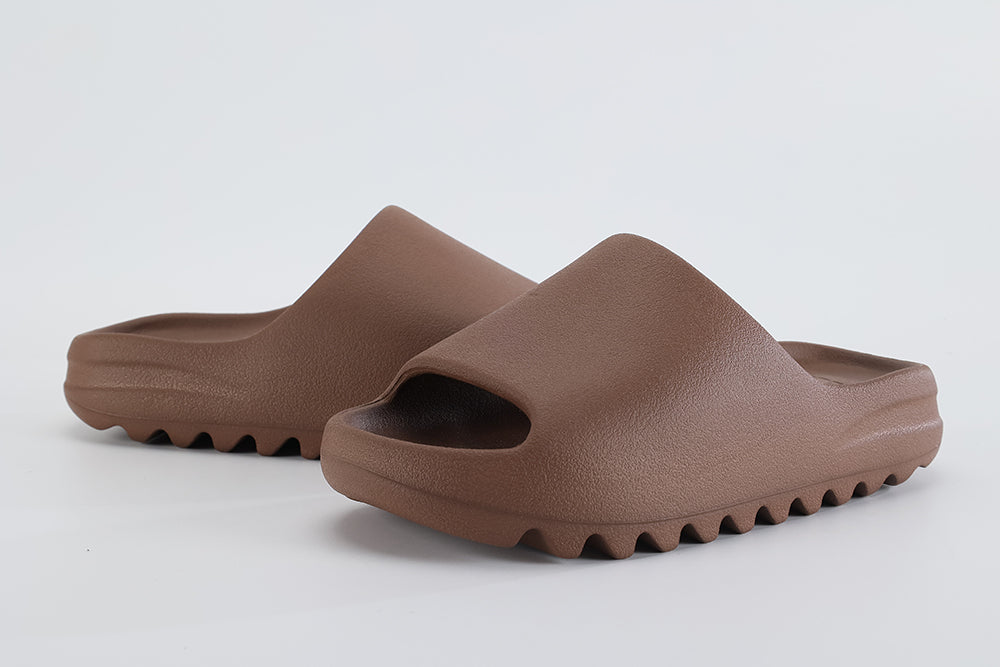 Yeezy Slides ‘Soot’ 2021 - image 5