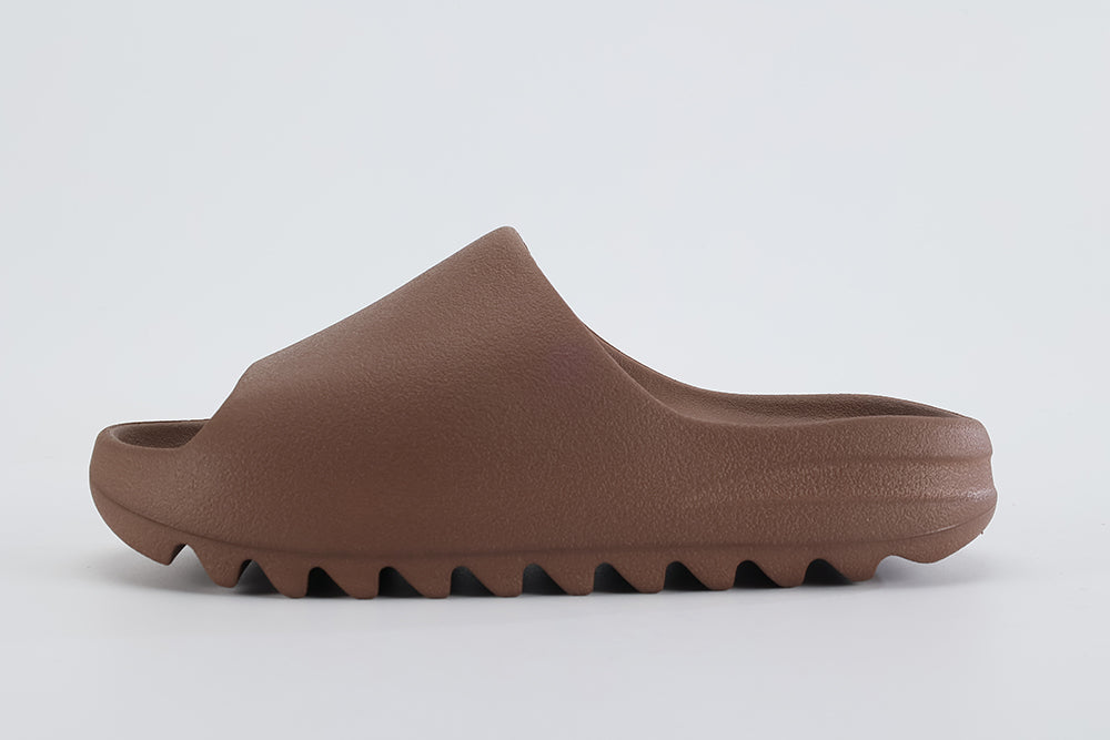 Yeezy Slides ‘Soot’ 2021 - image 6